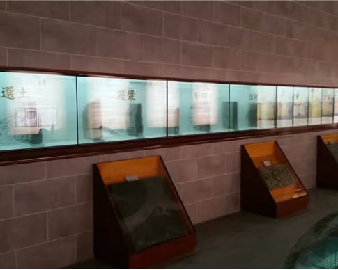 在湖北荊門明顯陵景區(qū)安裝透明拼接屏